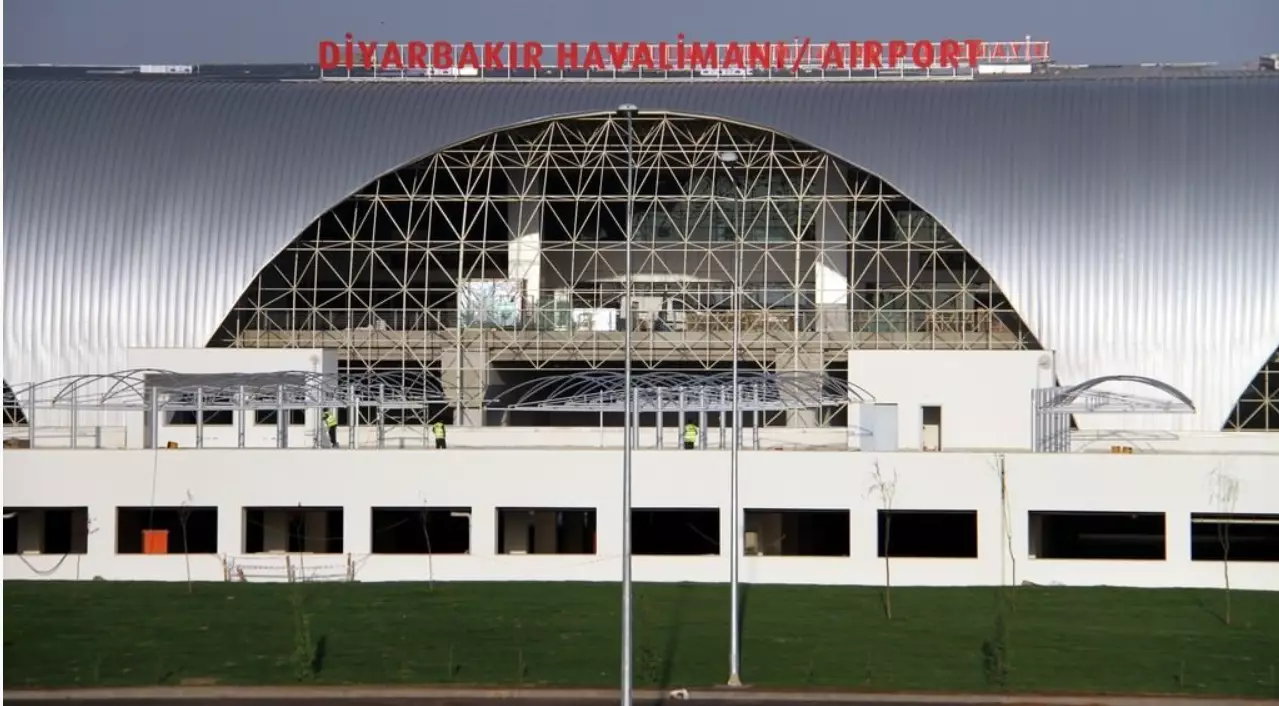 Diyarbakır Havalimanı (DIY)